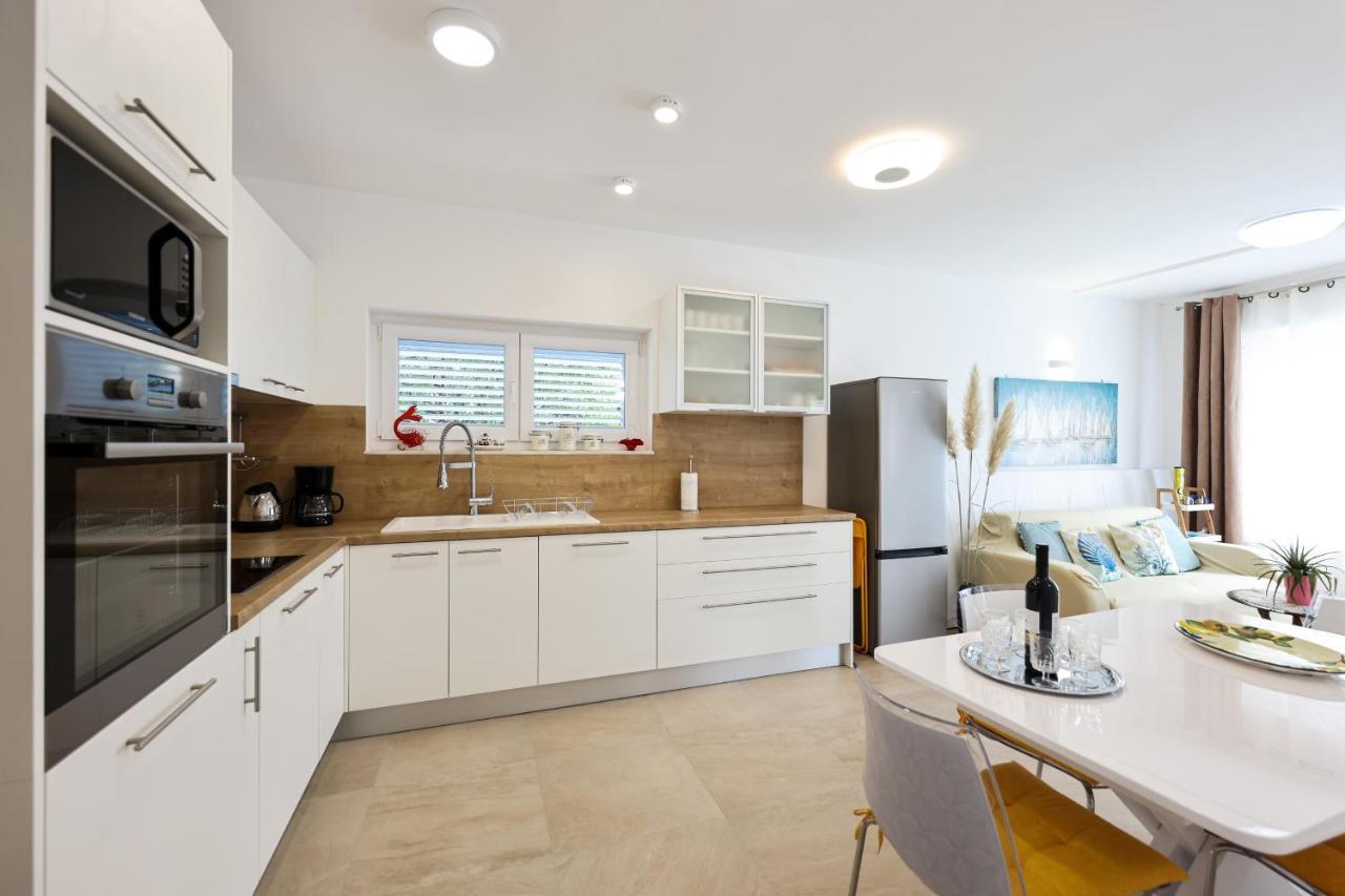 Apartment Puntamika Villa De Rosa - Ground Floor Zadar Dış mekan fotoğraf