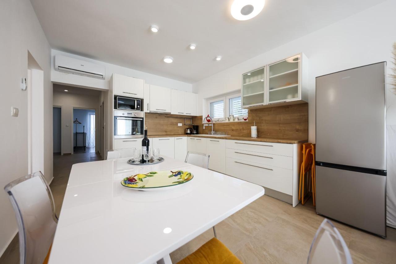 Apartment Puntamika Villa De Rosa - Ground Floor Zadar Dış mekan fotoğraf