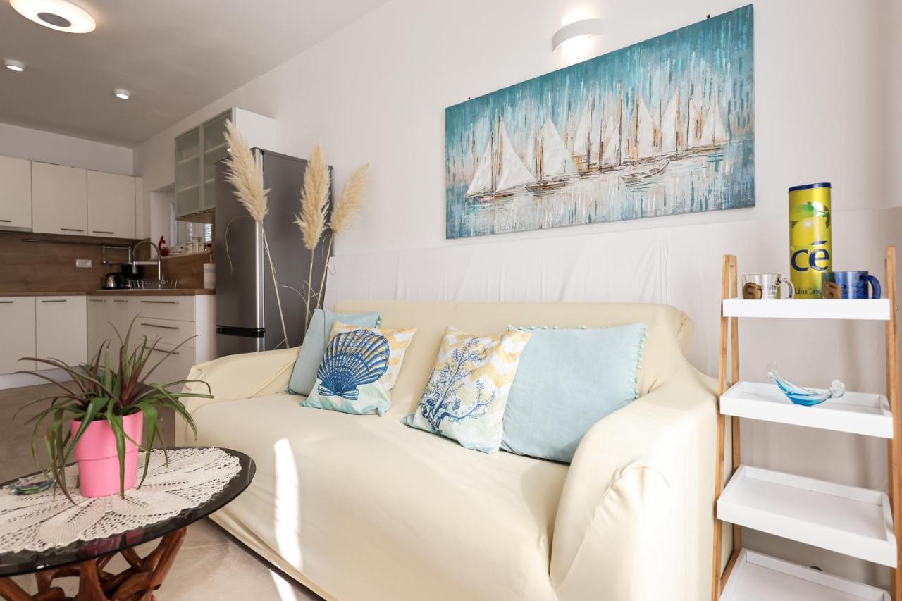 Apartment Puntamika Villa De Rosa - Ground Floor Zadar Dış mekan fotoğraf