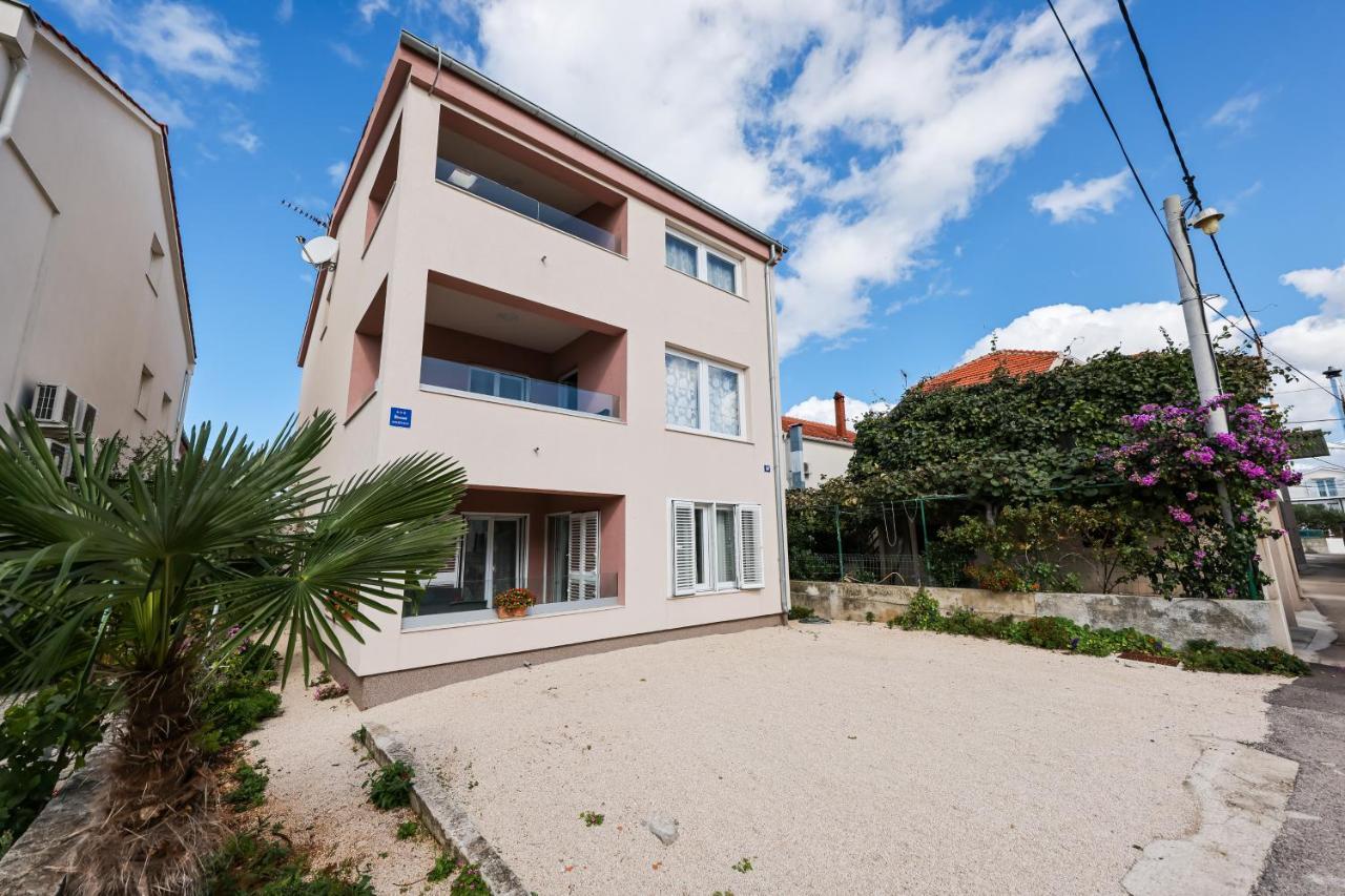Apartment Puntamika Villa De Rosa - Ground Floor Zadar Dış mekan fotoğraf